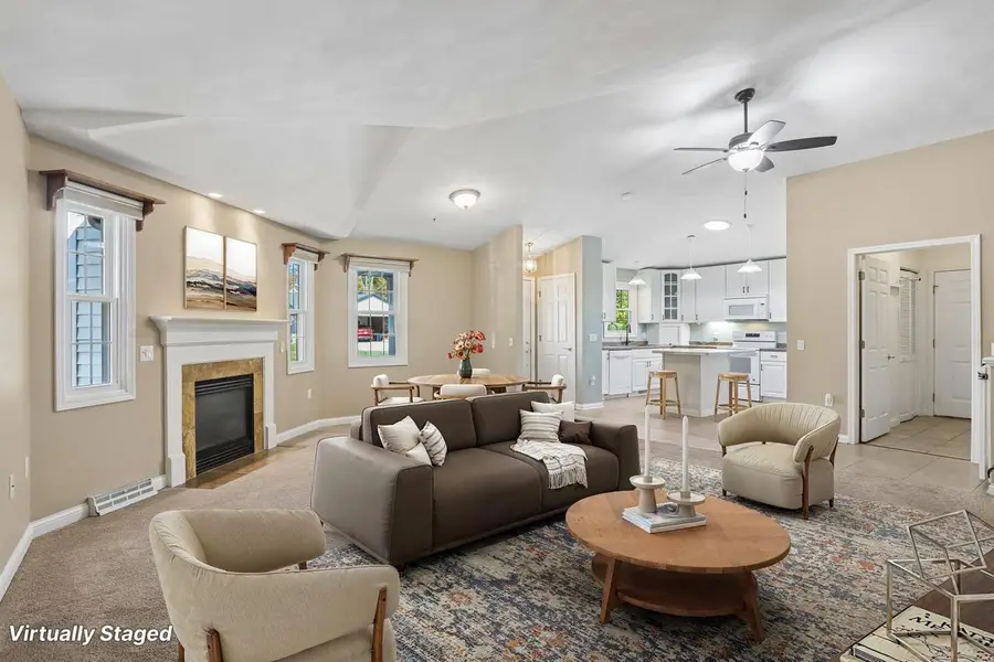877 Sutherland Avenue #4, Janesville, WI 53545 - #3