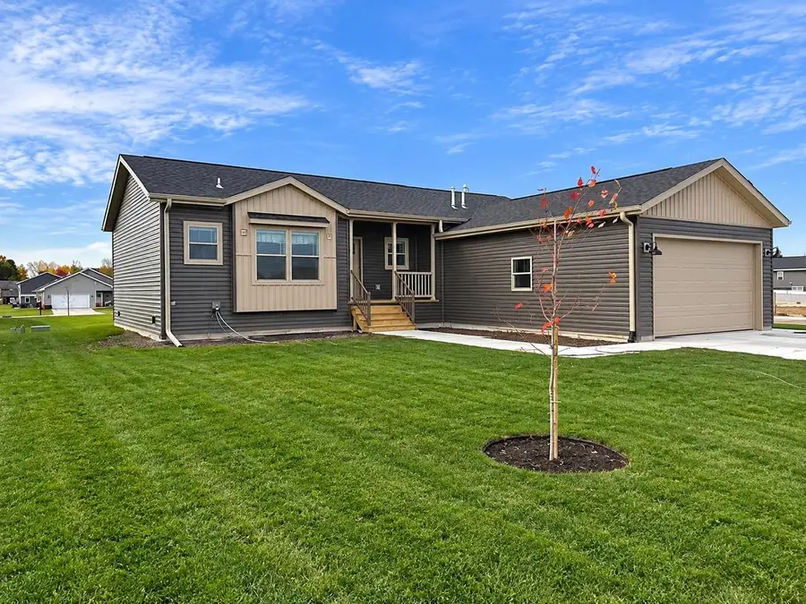 301 E 11th Avenue, Brodhead, WI 53520 - #3