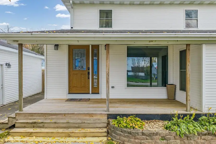 318 E Walnut Street, North Freedom, WI 53951 - #3
