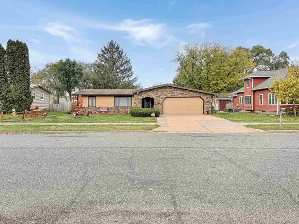 221 S Dousman Street, Prairie Du Chien, WI 53821