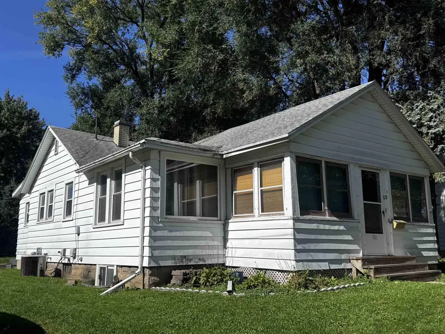 319 N Pine Street, Janesville, WI 53546 - #3