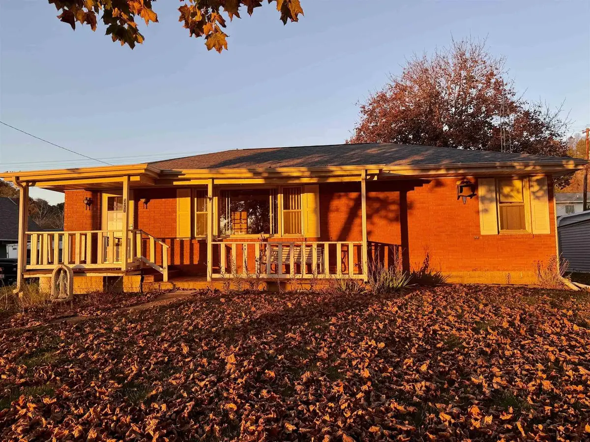 321 W Amelia Street, Cassville, WI 53806 - #1