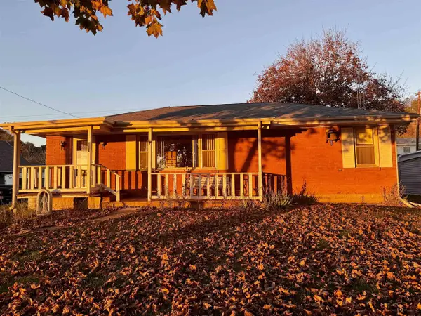 321 W Amelia Street, Cassville, WI 53806