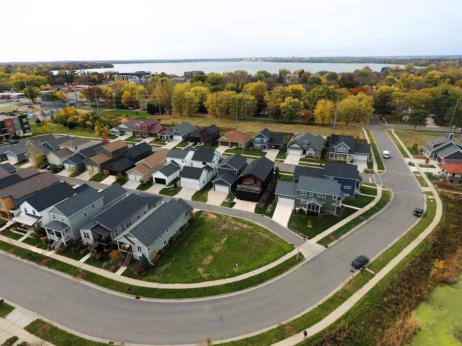 812 Royster Oaks Drive, Madison, WI 53714 - #2