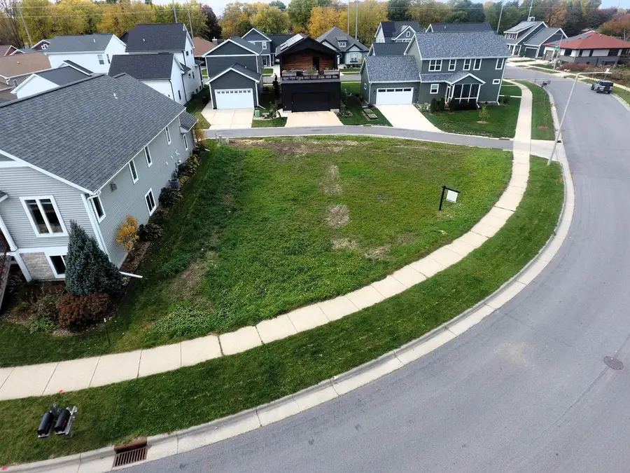 812 Royster Oaks Drive, Madison, WI 53714 - #3