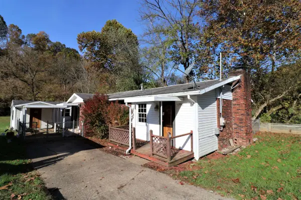 1792 Glenwood Road, Milton, WV 25541