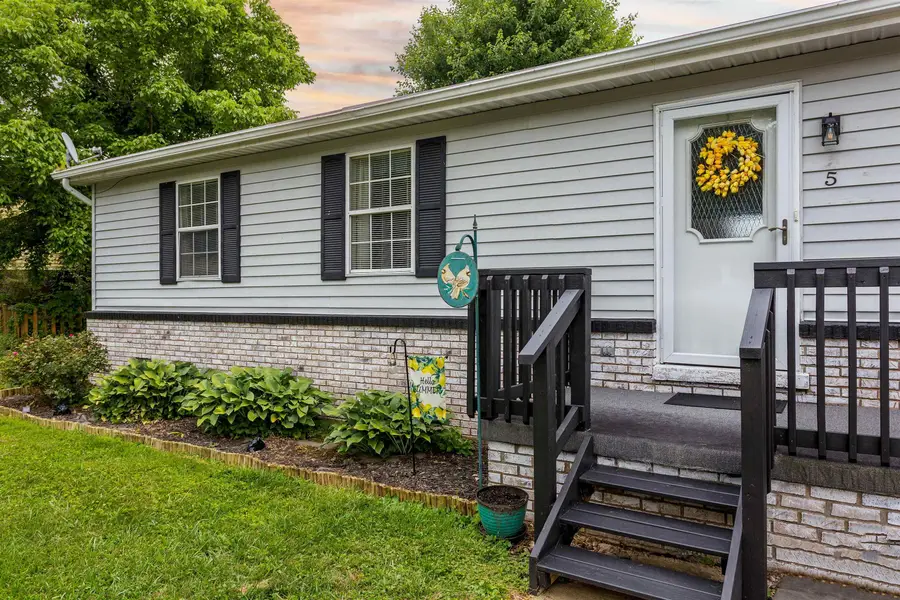 5 Lafayette Circle, Hurricane, WV 25526 - Image #2