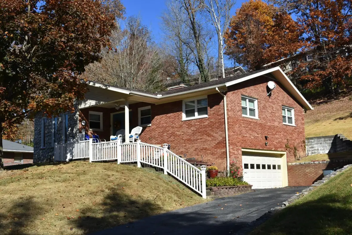 5654 Glen Carla Drive, Huntington, WV 25705 - Image #1