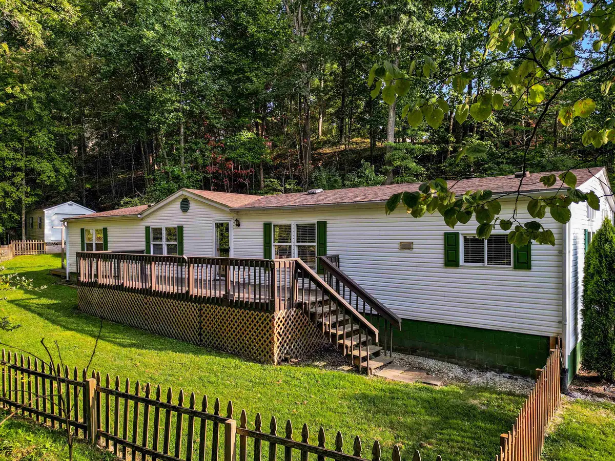 1324 North Poplar Fork Road, Hurricane, WV 25526 - Image #1