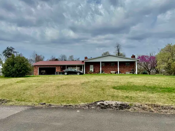 1755 Tombleson Run Road, Leon, WV 25123