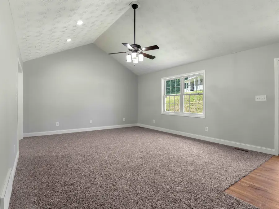 100 Oak Ridge Lane, Huntington, WV 25704 - Image #2