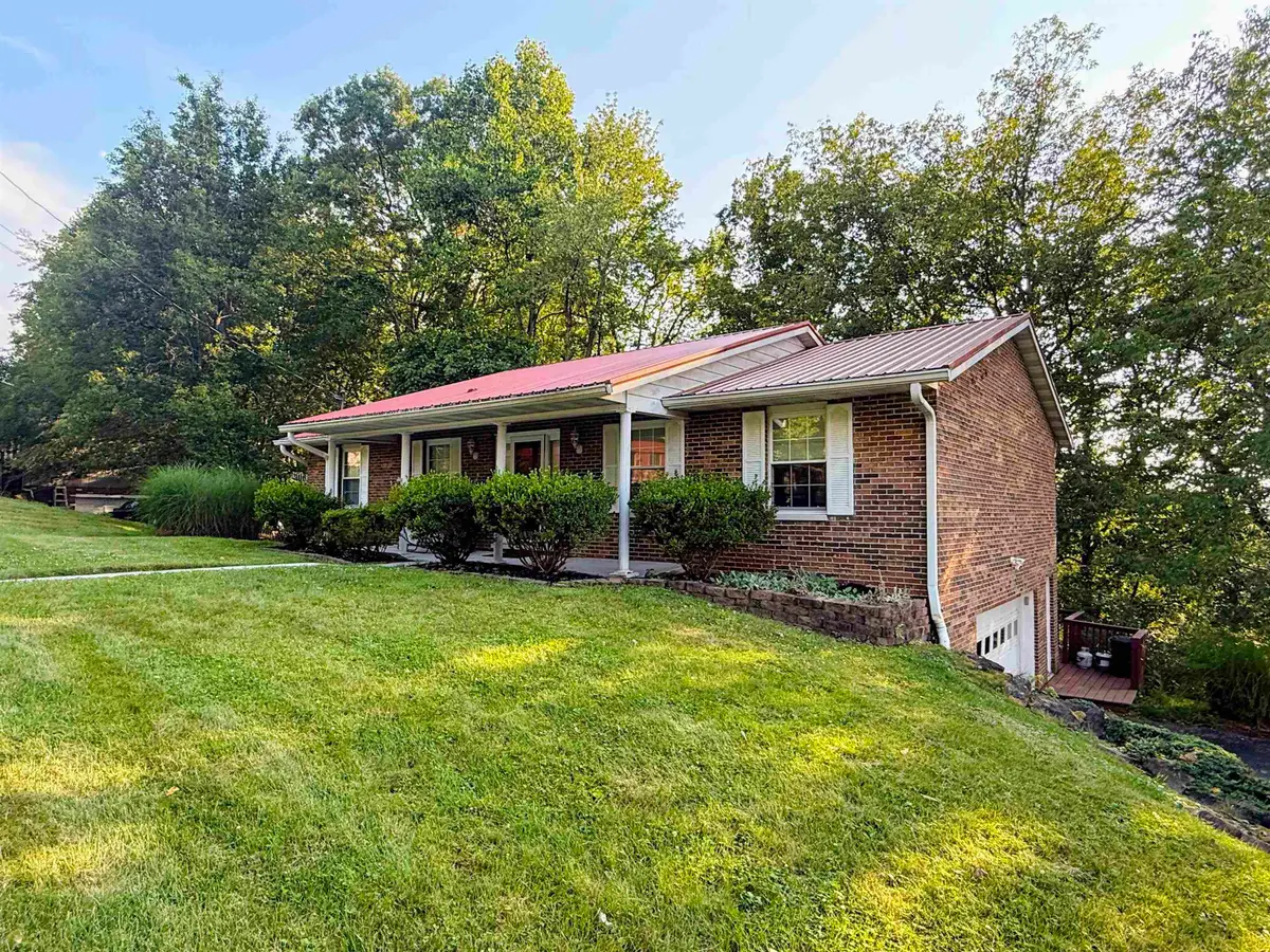 108 Sequoia Dr, Huntington, WV 25705 - Image #1