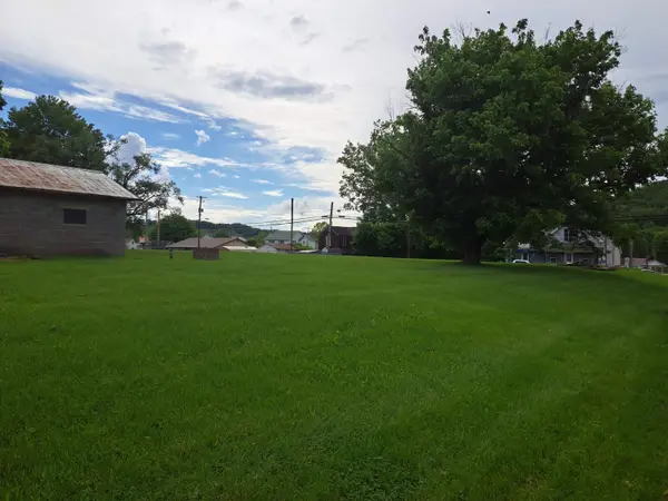 3216 Court Street, Ft. Gay, WV 25514