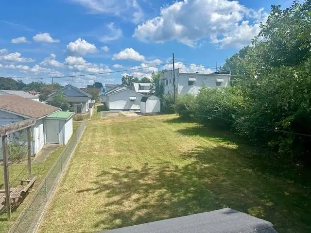 329 23RD ST W, Huntington, WV 25704 - Image #2