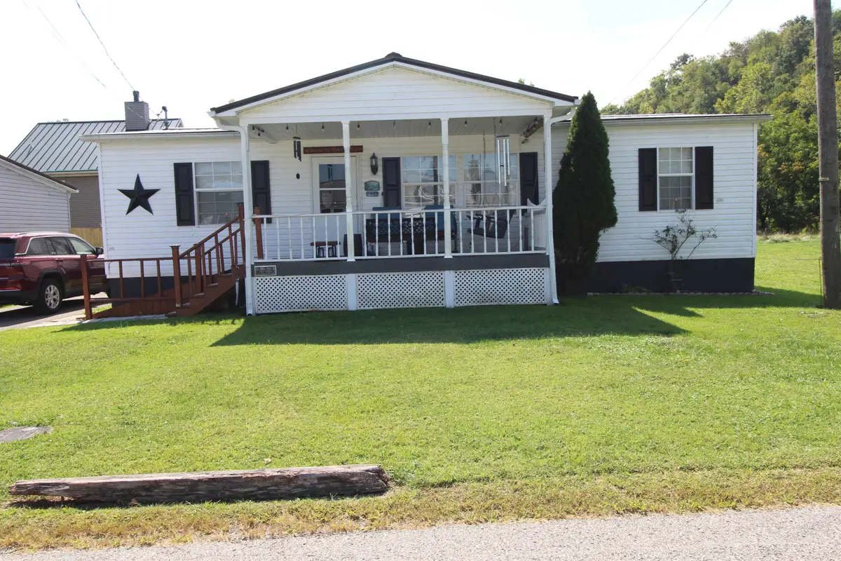 223 Lynn Oak Drive, Lavalette, WV 25535 - Image #1