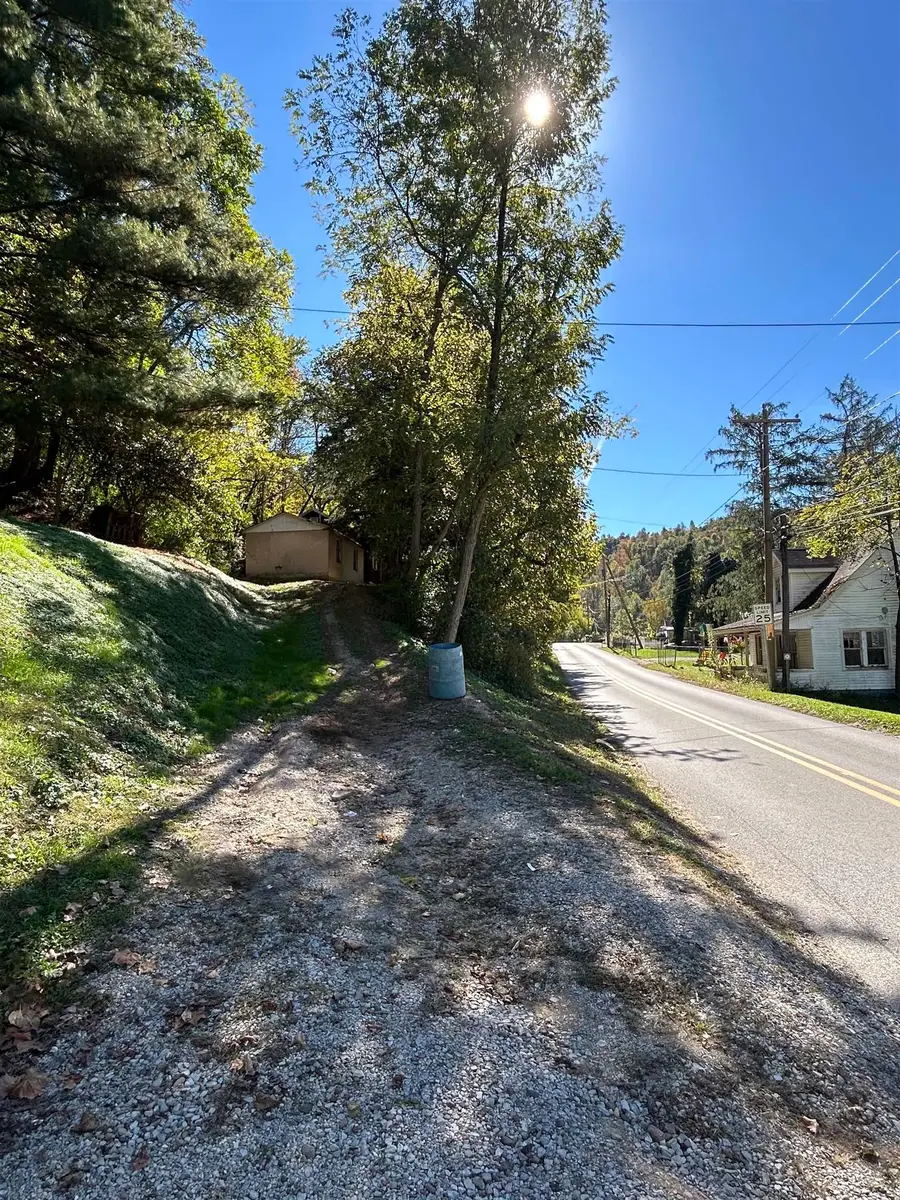 2910 Harvey Road, Huntington, WV 25704 - Image #2