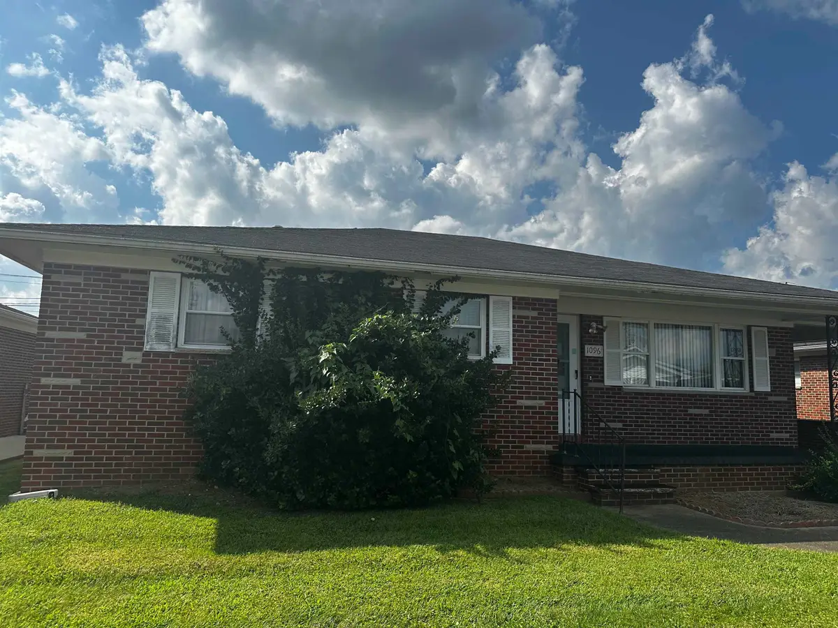 1096 Sunset Drive, Gallipolis, OH 45631 - Image #1