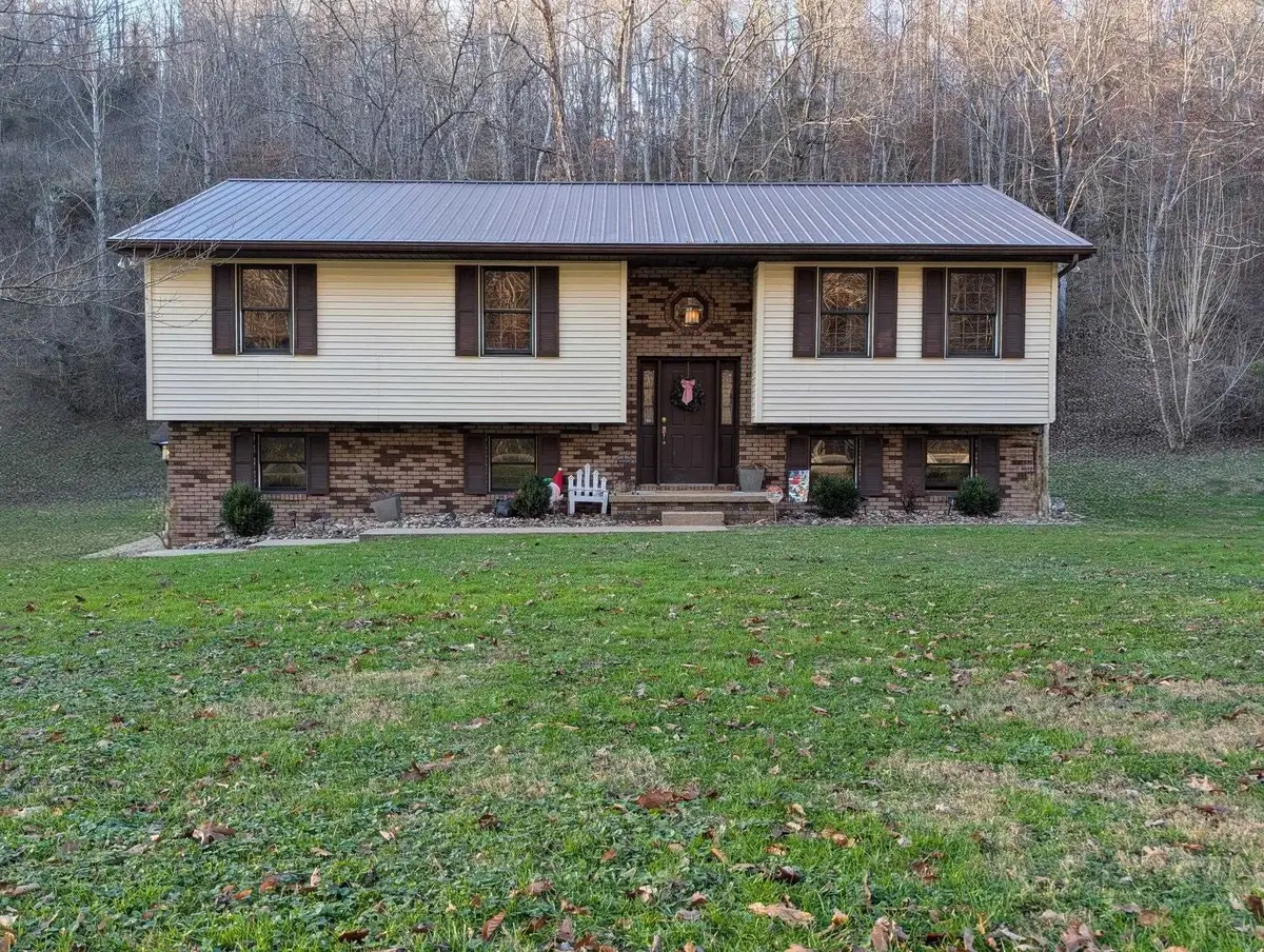 635 Shoals Branch Rd, Wayne, WV 25570 - Image #1