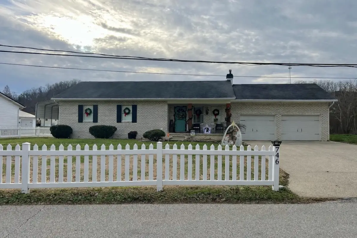 746 Lynn Oak Dr, Lavalette, WV 25535 - Image #1