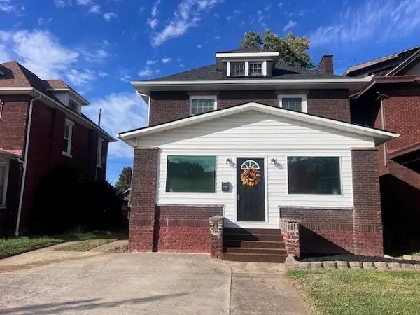 2940 3rd Avenue, Huntington, WV 25702