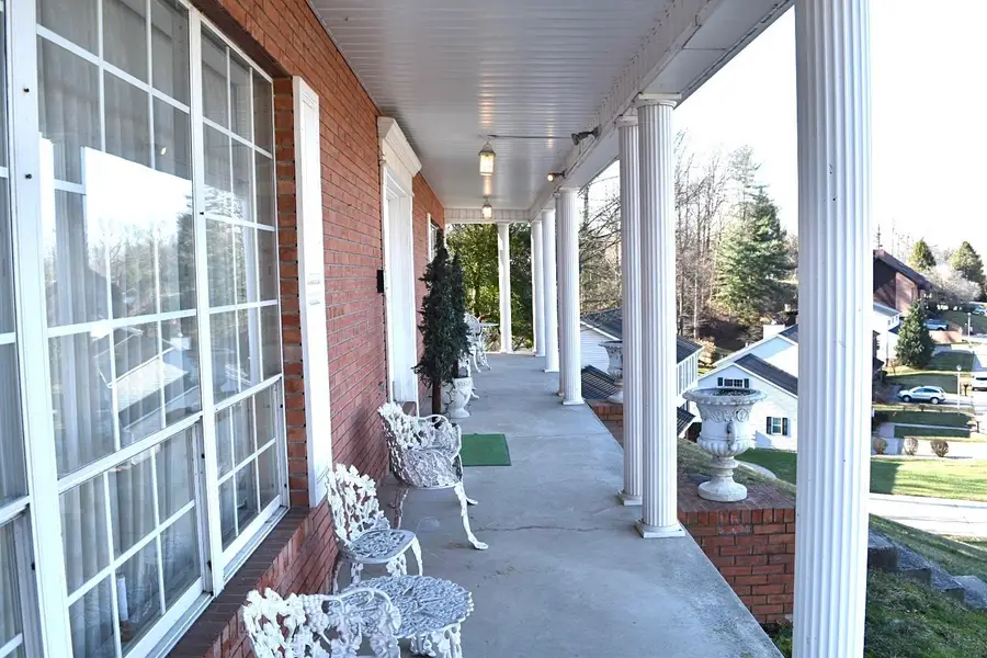 165 Stamford Drive, Huntington, WV 25705 - Image #2