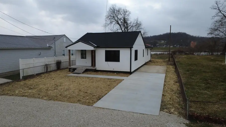 306 W 2nd Street, South Point, OH 45680 - Image #2