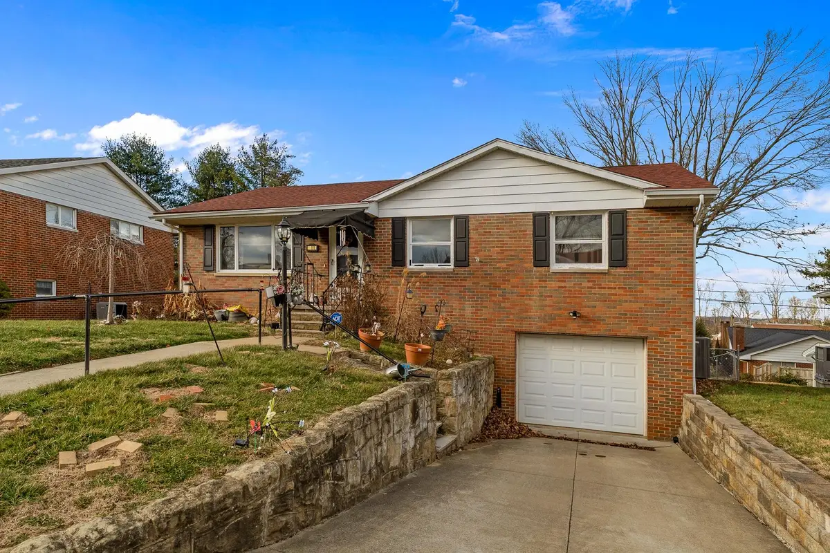 111 Willoughby Avenue, Huntington, WV 25705 - Image #1