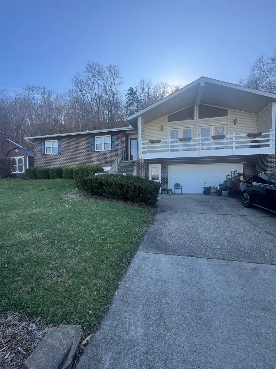 27 Greenwood Terrace, Barboursville, WV 25504 - Image #2