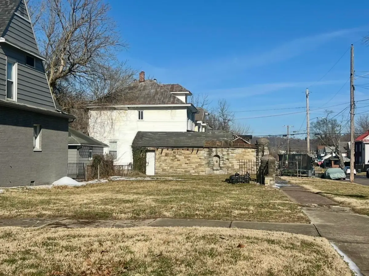 2140 11th Avenue, Huntington, WV 25703 - #1