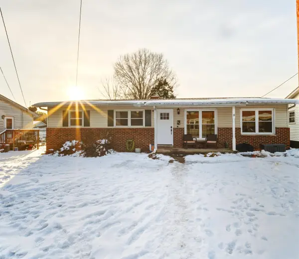 102 McConkey Ave, Barboursville, WV 25504