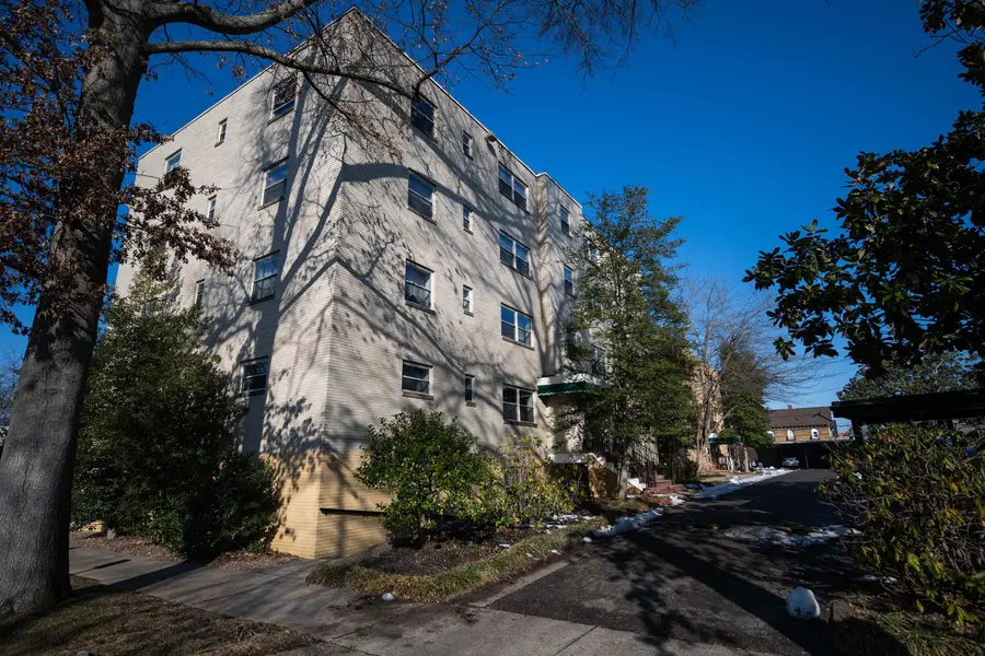 612 11th Ave Apt 1B, Huntington, WV 25701 - #2