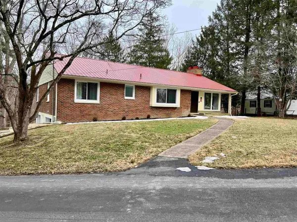 156 Nelson Court, Milton, WV 25541