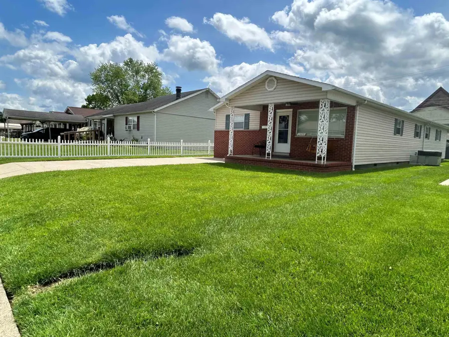 4425 Bradley Rd, Huntington, WV 25704 - #2