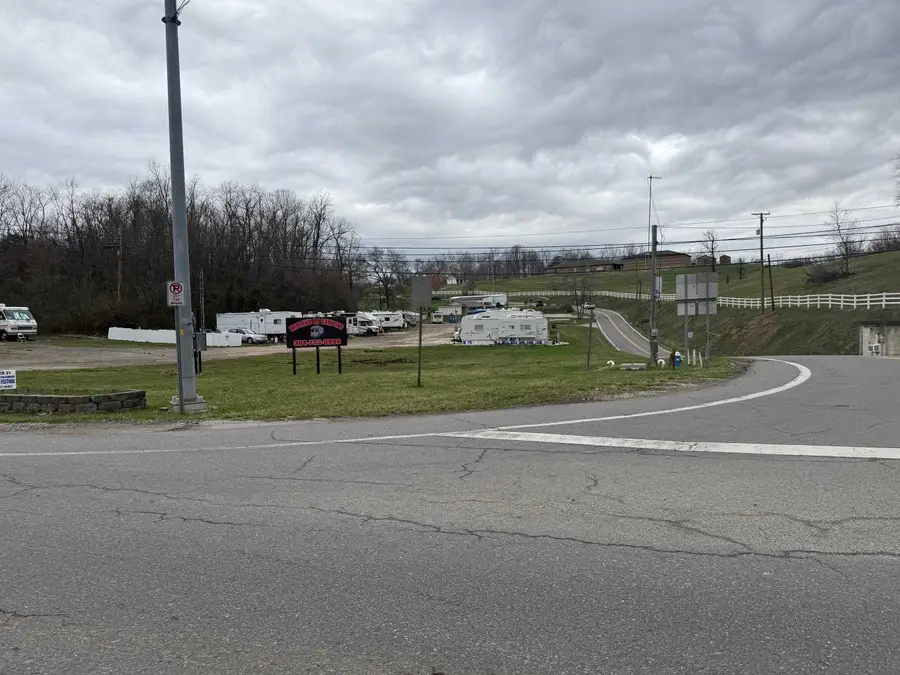 55 Howells Mill Rd, Ona, WV 25545 - #2