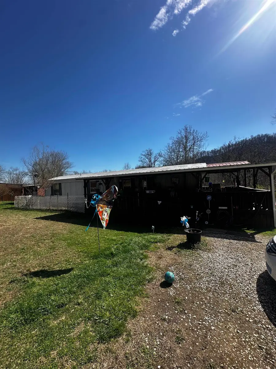 1882 Goodwill Rd, Huntington, WV 25704 - #2