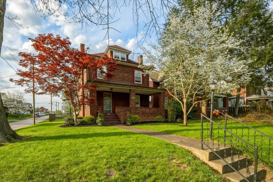 340 11th Ave W, Huntington, WV 25701 - #2