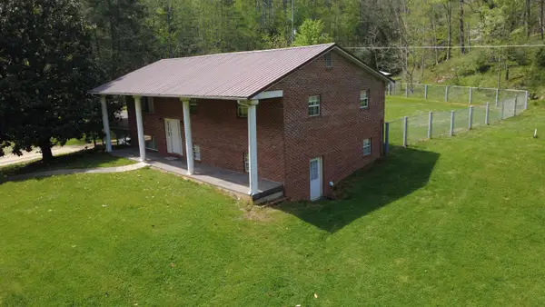 6 Atha Road, West Hamlin, WV 25571