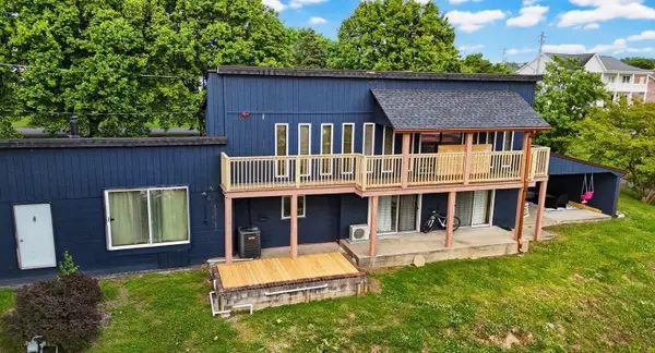 406 E 2nd St, South Point, OH 45680