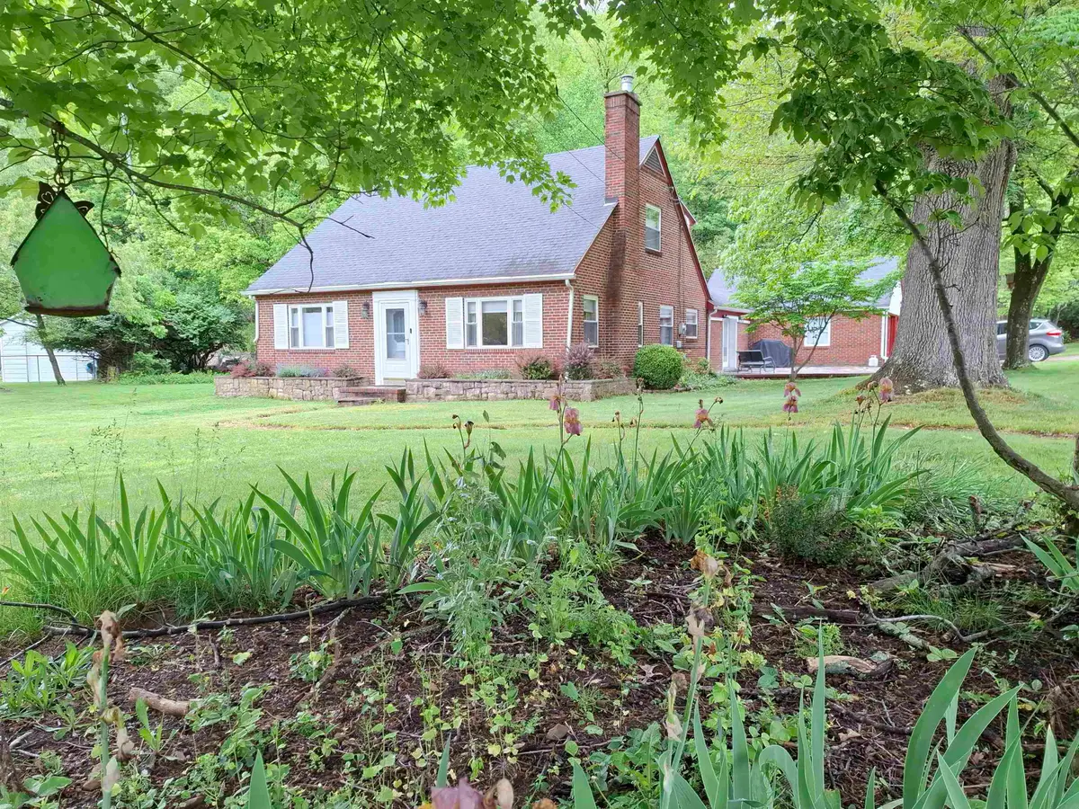2006 Old Miller Rd, Huntington, WV 25701 - #1