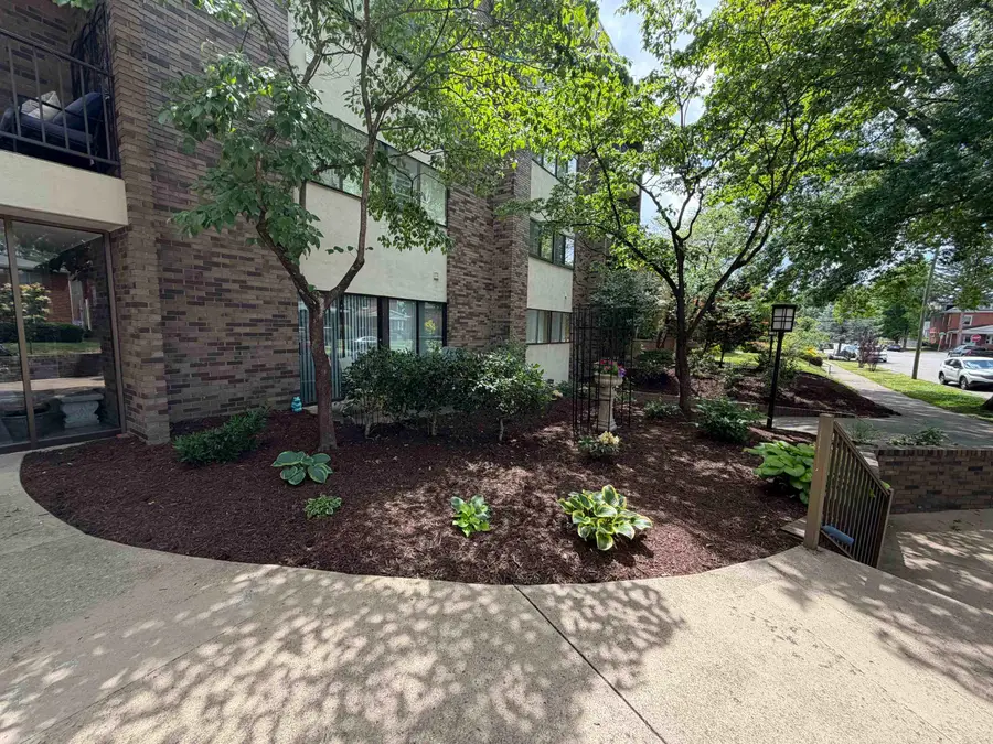 933 12th Street #207, Huntington, WV 25701 - #3