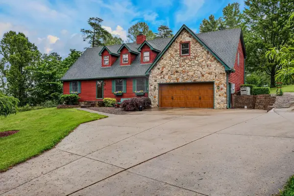 8 Lower Coach Road, Hurricane, WV 25526
