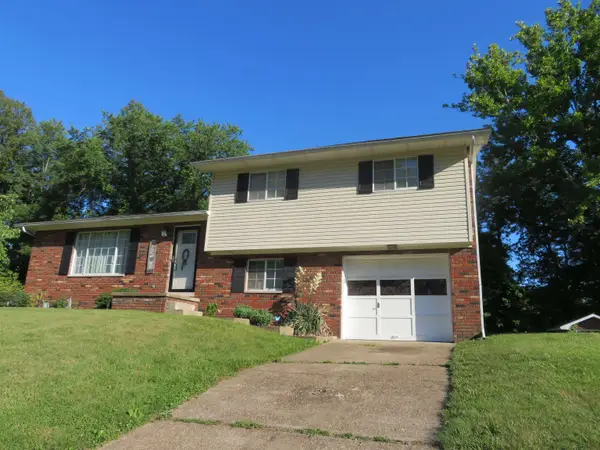 2216 AVINELL DRIVE, MILTON, WV 25541