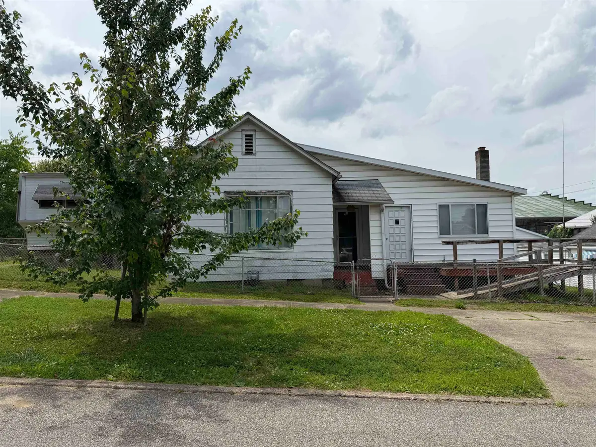 141 E 2nd Street, Ceredo, WV 25530 - #1