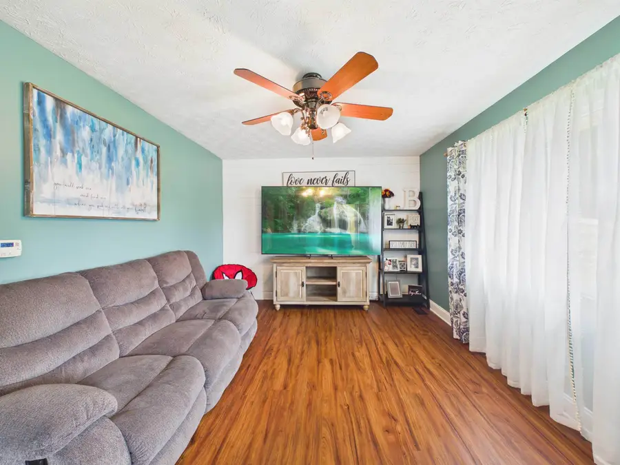 105 May Dr., Huntington, WV 25704 - #2