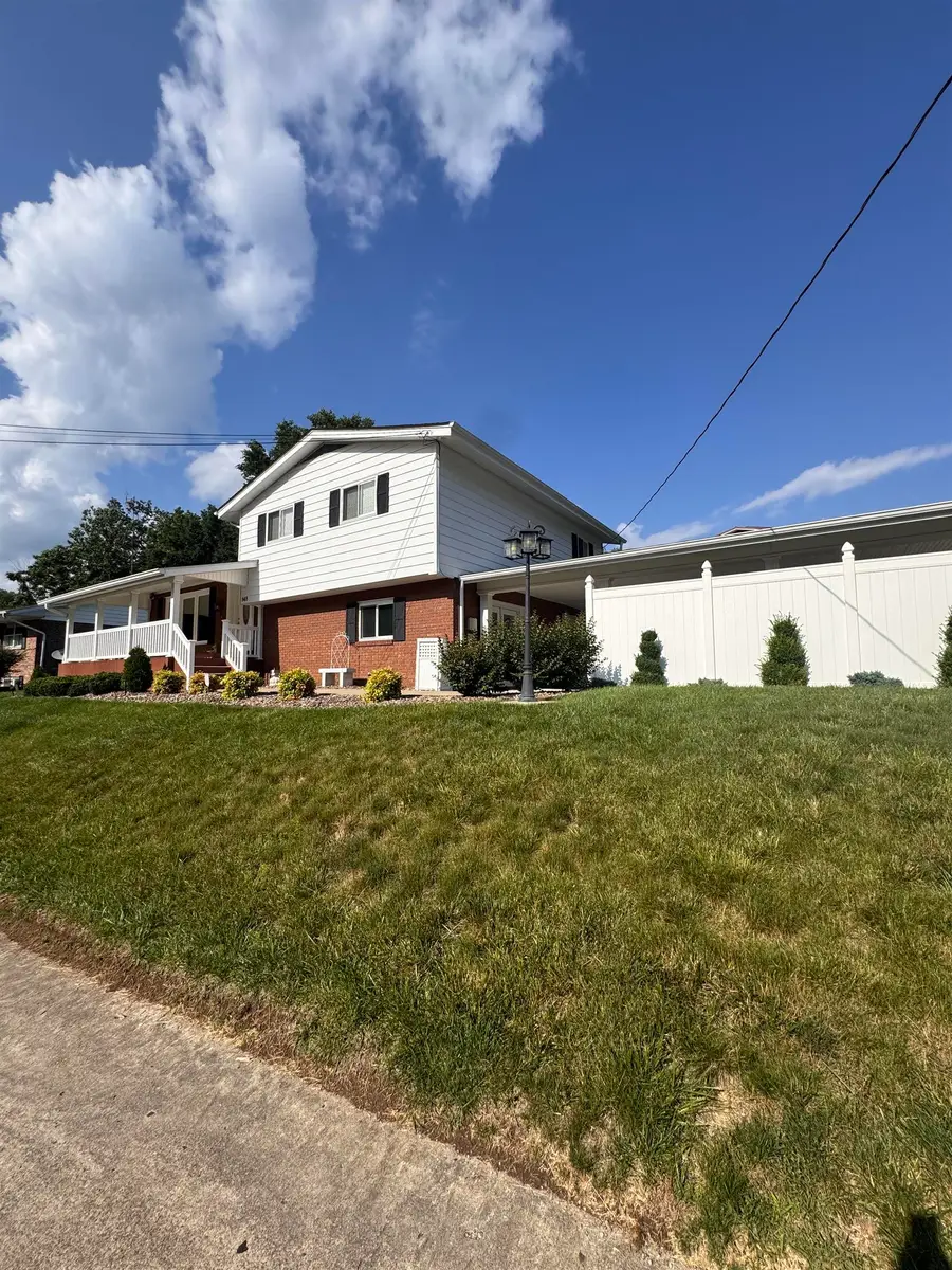 148 Larkspur Dr, Huntington, WV 25705 - #3