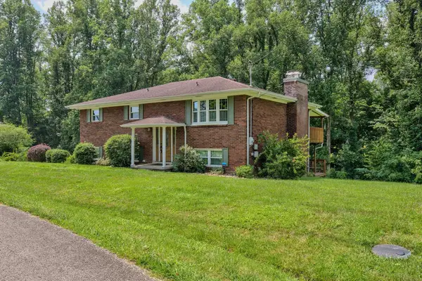 1008 Kirby Road, Milton, WV 25541