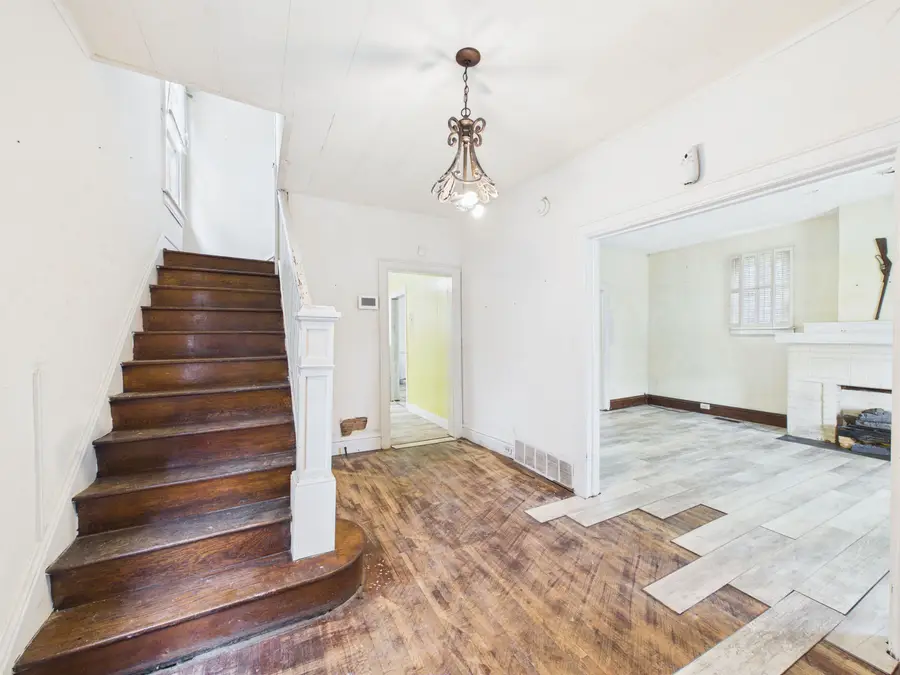 2211 11th Ave, Huntington, WV 25703 - #2