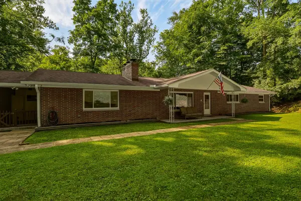 2 Kingsbury Drive, Huntington, WV 25701