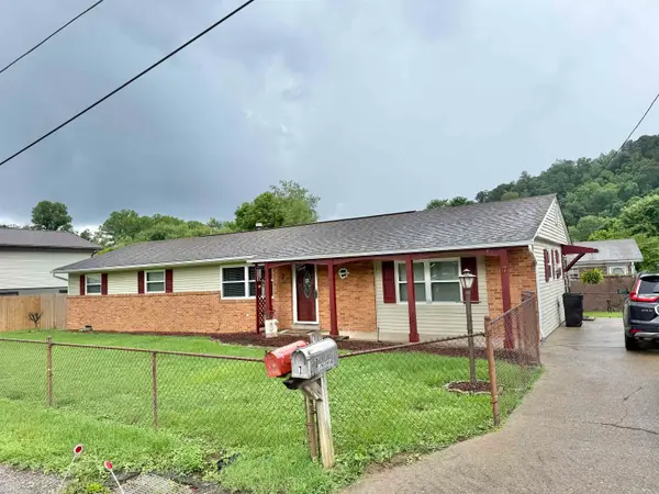 7 Meadow Lane, Huntington, WV 25704