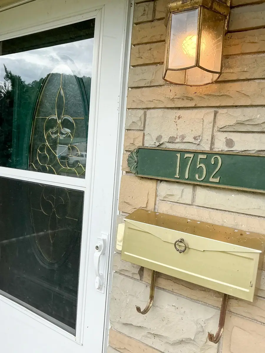 1752 Phillip St, Ironton, OH 45638 - #2